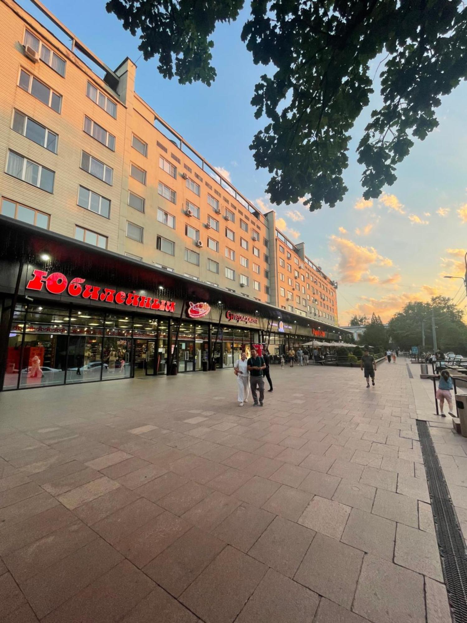 Апартаменты На Арбате Almaty Exterior photo